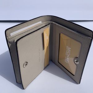 Michael Kors  Card Holder